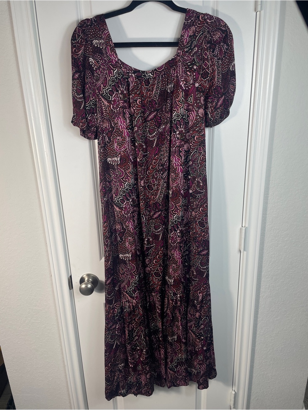Maeve Anthropologie Maroon Paisley Maxi Dress XS Boho short Sleeve muumuu tiered - Picture 2 of 13